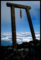 Tori - šintoistická brána na vrcholu Fudži.