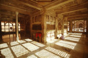 Vnitřek mauzolea mudrce Salíma Číštího.