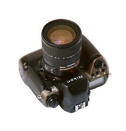Nikon F5 s Nikkorem 24-120 VR