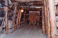 Pod zemí, důl Mayrau