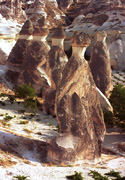 Tučňáci (bizardní skalní útvary vzniklé erozí hornin různé tvrdosti).