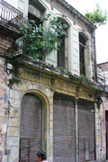 Vybydlené domy v Havaně.