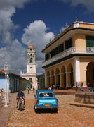 Zvonice a bývalý klášter v Trinidadu.