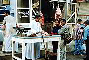 Maso se v arabských zemích prodává často přímo na ulici