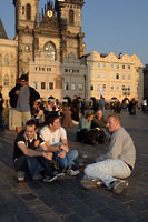 Turisté na Staroměstském náměstí