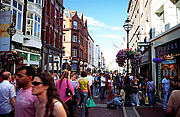 Rušná pěší zóna na Grafton Street