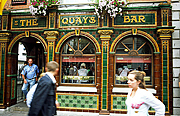's Bar v Temple Baru The Quay's Bar v Temple Baru