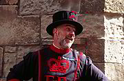 Neil Smith, jeden z Yeoman Warderů