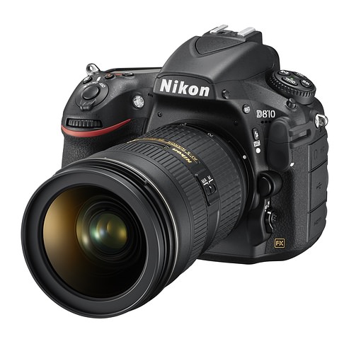 Nikon D810 (zepředu)