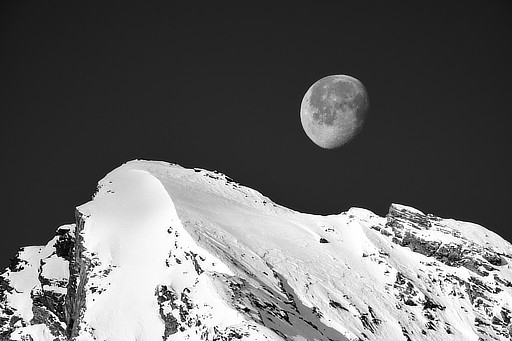 Měsíc nad Gran Paradiso