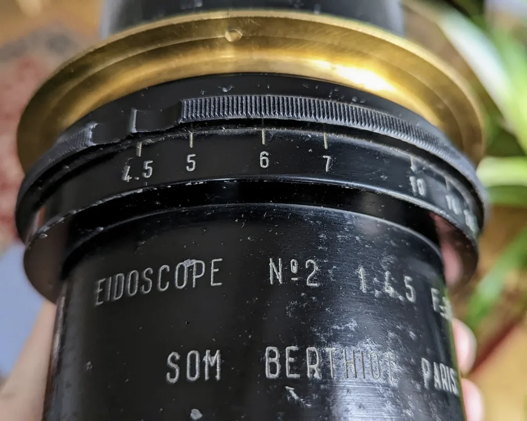 Typ 2 - volič SF spojen s clonou. Zde Hermagis Eidoscope
