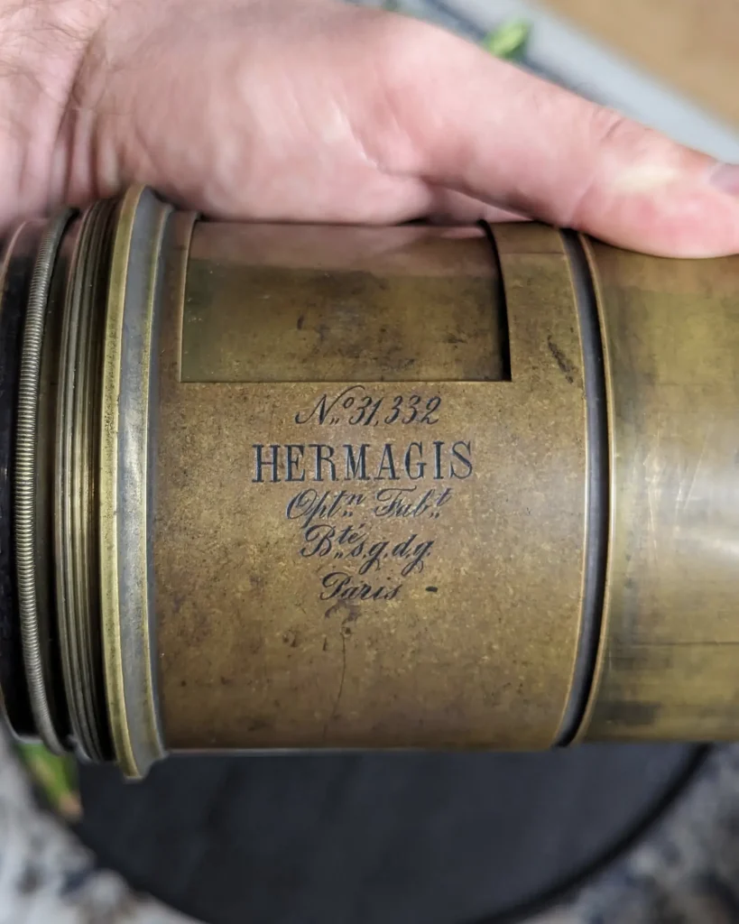 Starší typ s posuvem šasi a vkládacími clonami (1897)