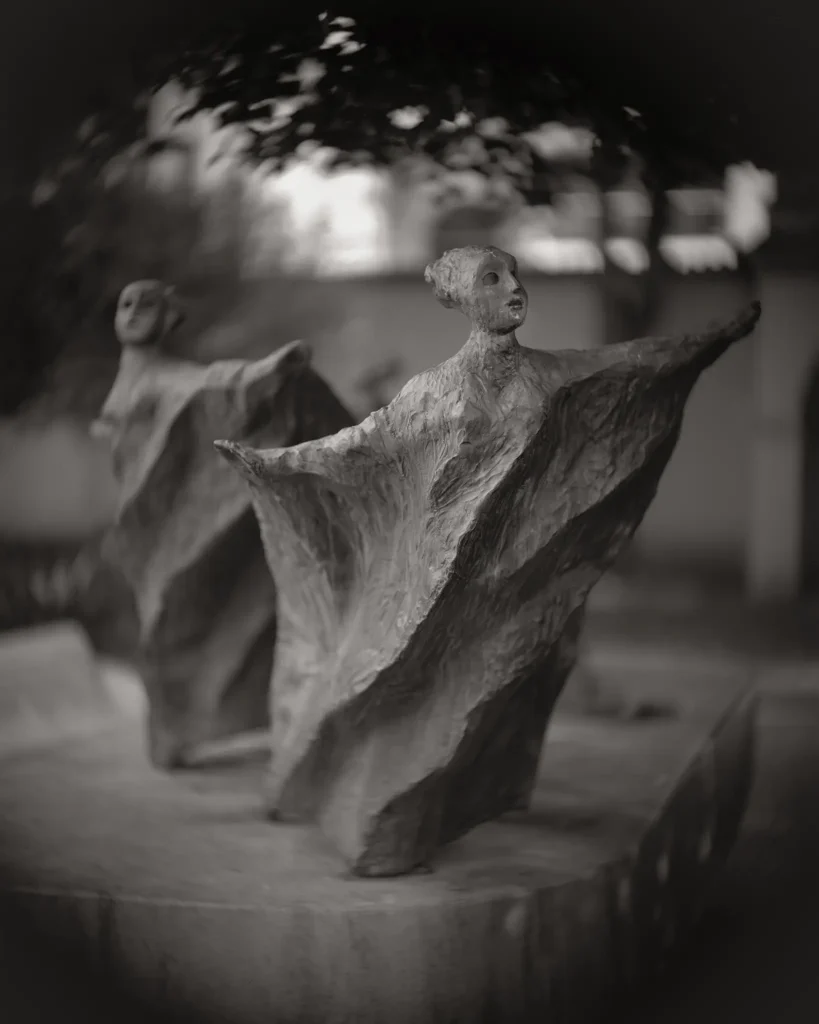 Zde už se projevuje vinětace, a to není ani zdaleka ostřeno na nekonečno (8x10)